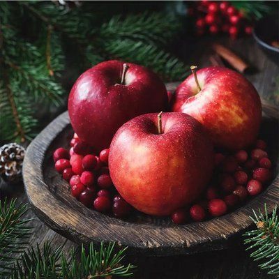 Evergreen and Apple фото